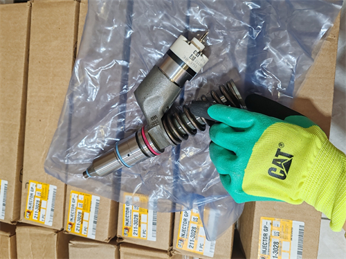 更換卡特彼勒C18柴油機(jī)噴油器的具體步驟是怎樣的？